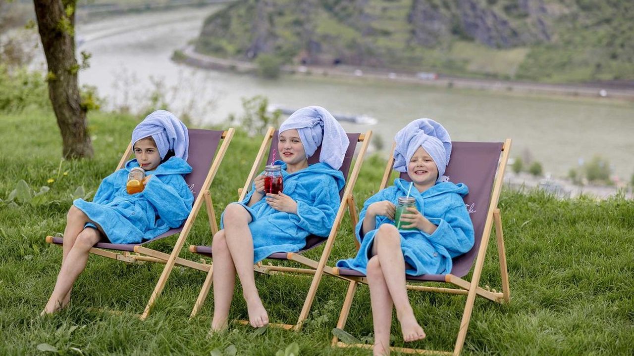 Kinder nach dem SPA auf dem Hof Hardthöhe Kinder nach dem SPA auf dem Hof Hardthöhe